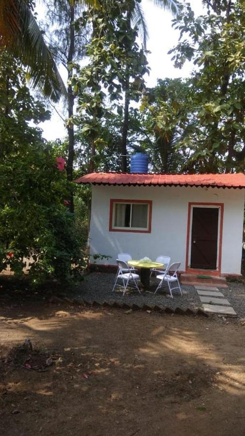 Hotel Sereno Farms Alībāg Exterior foto